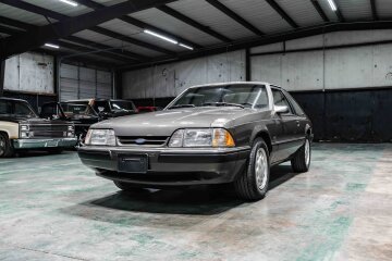 1990 Ford Mustang LX V8 Hatchback