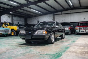 1990 Ford Mustang LX V8 Hatchback