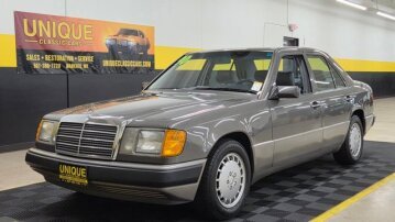 1990 Mercedes-Benz 300E 2.6