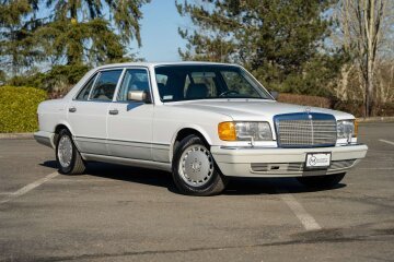 1990 Mercedes-Benz 560SEL