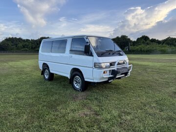 1990 Mitsubishi Delica