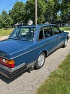 Thumbnail Photo 3 for 1990 Volvo 240 Sedan for Sale by Owner