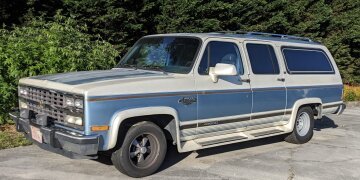 1991 Chevrolet Suburban 2WD