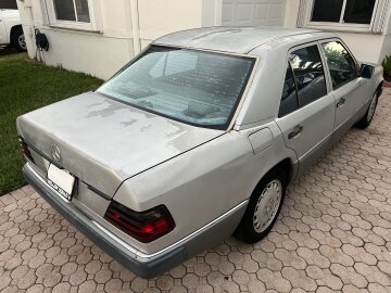 1991 Mercedes-Benz 300E