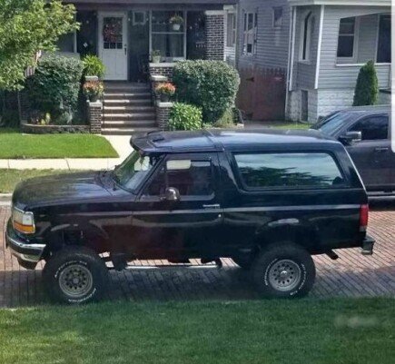 Photo 1 for 1994 Ford Bronco Sport