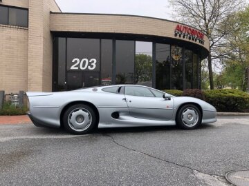 1994 Jaguar XJ220