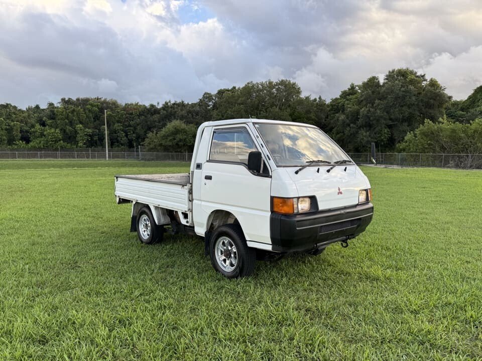 千趣会　DELICA　1972〜1974 Mitsubishi Delica Classic Cars for Sale - Classics on Autotrader