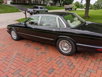 1995 Jaguar XJ12 Sedan