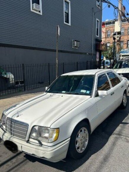 Photo 1 for 1995 Mercedes-Benz E 320