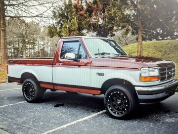 1996 Ford F150 2WD Regular Cab XL
