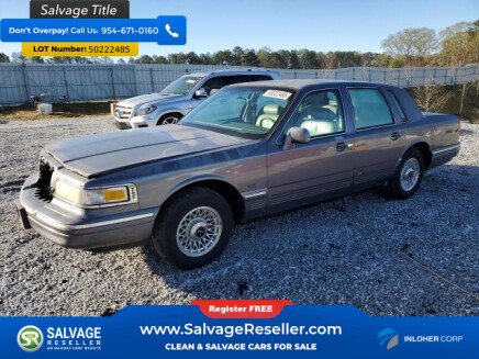 Photo 1 for New 1996 Lincoln Town Car Executive