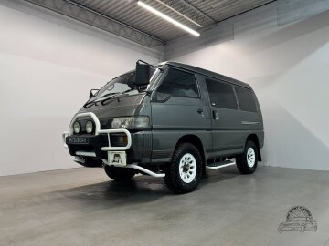 1996 Mitsubishi Delica