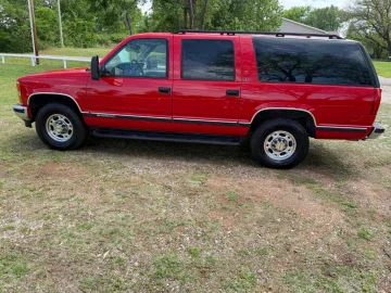 1997 Chevrolet Suburban 2WD
