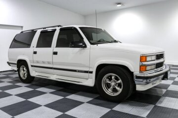1997 Chevrolet Suburban 2WD