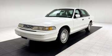 1997 Ford Crown Victoria LX Sedan