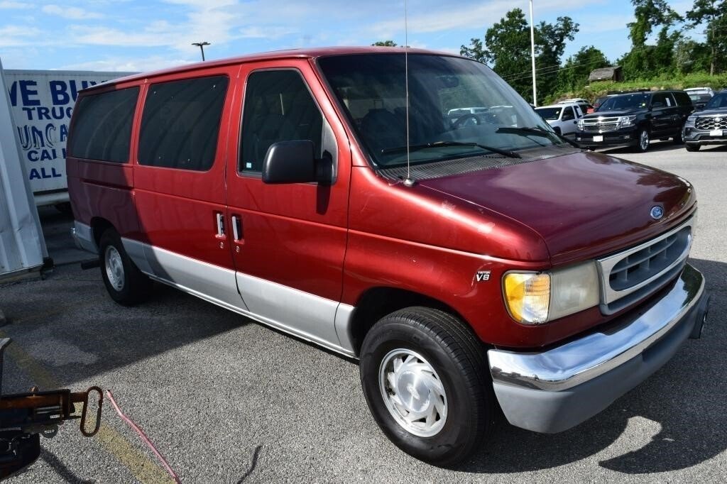 Club Wagon Ford Econoline E150 Passenger Van Club Wagon 2011 Ford