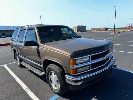 Photo 1 for 1998 Chevrolet Tahoe 4WD