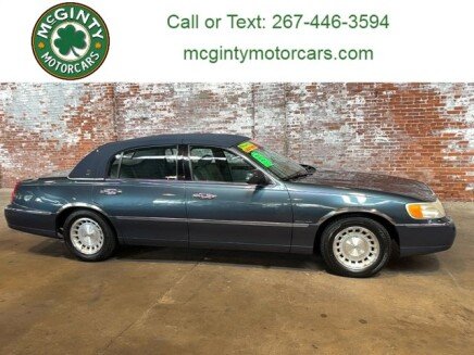 Photo 1 for 1998 Lincoln Town Car Executive