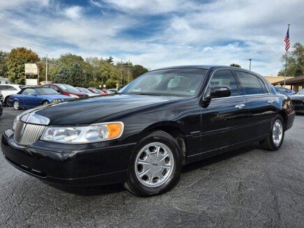 Photo 1 for 1999 Lincoln Town Car