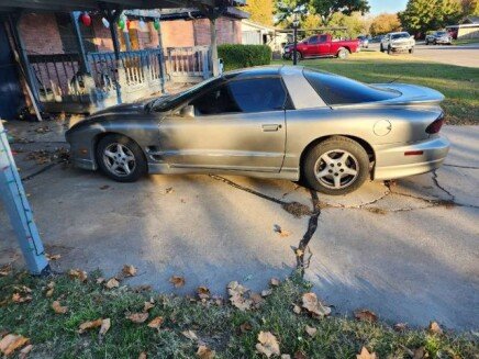 Photo 1 for 1999 Pontiac Firebird