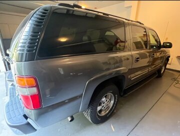 2000 Chevrolet Suburban 2WD