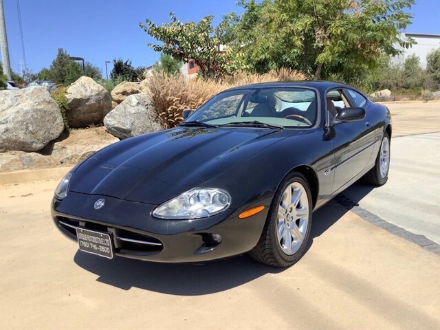 2000-Jaguar-XK8-