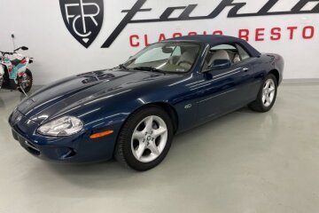 2000 Jaguar XK8