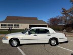 Thumbnail Photo 3 for 2000 Lincoln Town Car