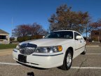 Thumbnail Photo 2 for 2000 Lincoln Town Car