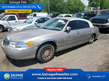 New 2000 Lincoln Town Car Signature