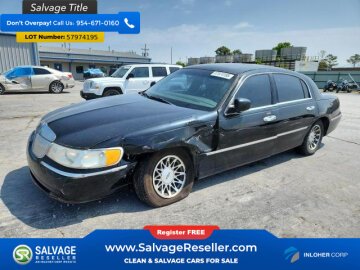 2000 Lincoln Town Car Signature