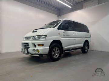 2000 Mitsubishi Delica
