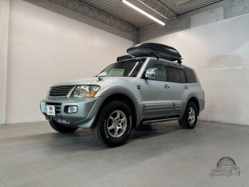 2000 Mitsubishi Pajero