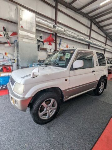 2000 Mitsubishi Pajero