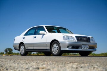 2000 Toyota Crown