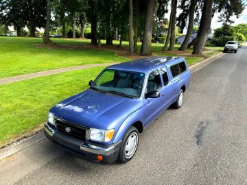 2000 Toyota Tacoma 2WD Xtracab