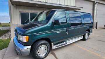 2001 Ford E-150 and Econoline 150