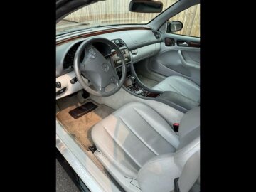 2001 Mercedes-Benz CLK320