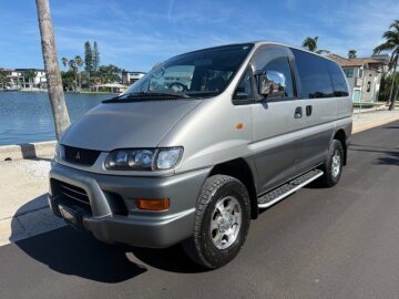 2001 Mitsubishi Delica