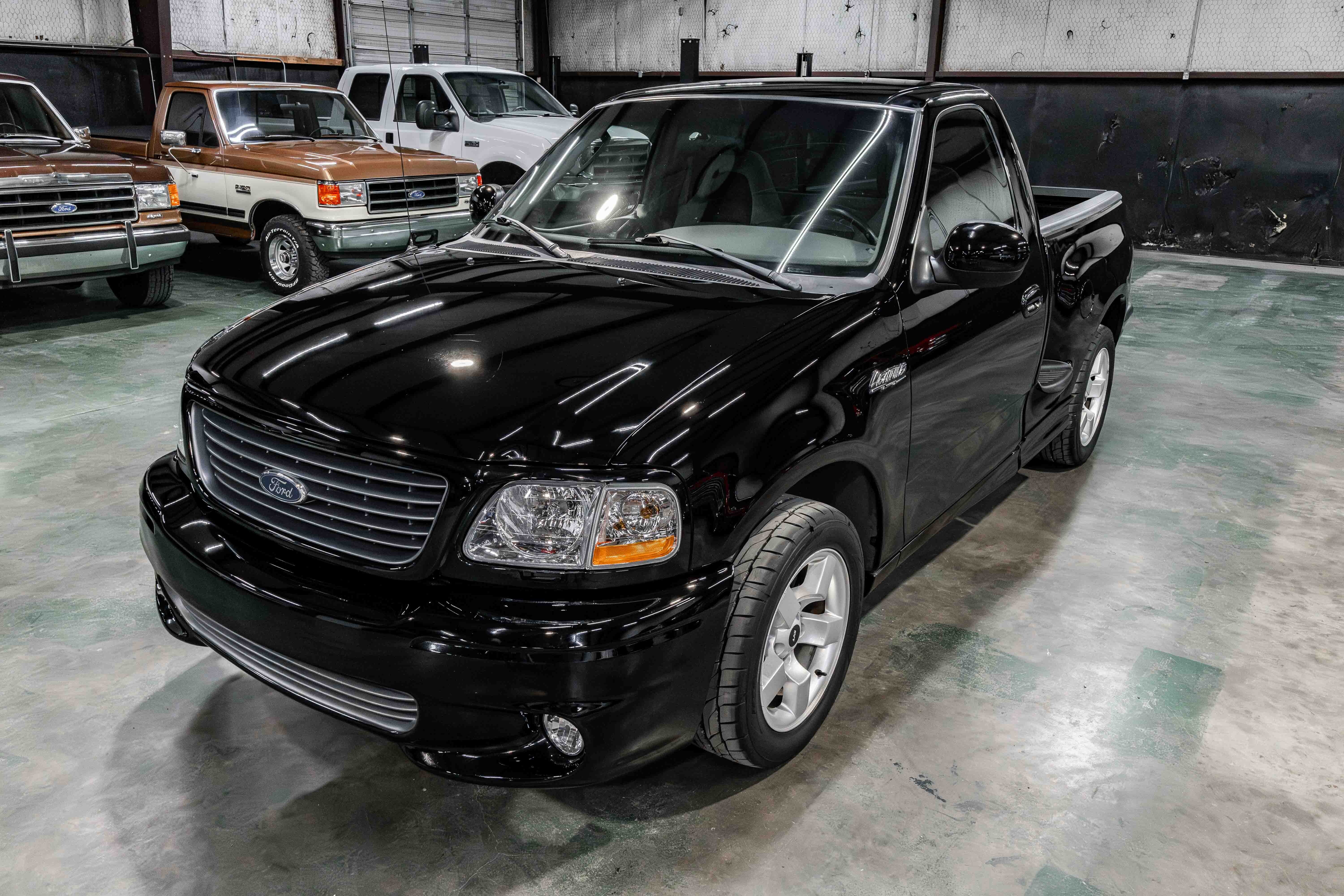 2002 Ford F150 2WD Regular Cab Lightning