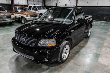 2002 Ford F150 2WD Regular Cab Lightning