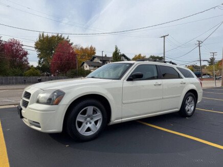Photo 1 for 2005 Dodge Magnum