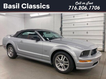 Photo 1 for 2005 Ford Mustang