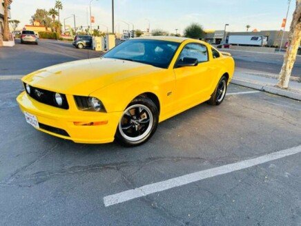 Photo 1 for 2005 Ford Mustang
