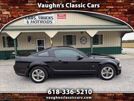 Photo 1 for 2005 Ford Mustang