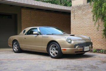 2005 Ford Thunderbird