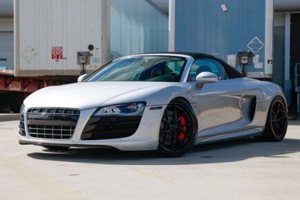 Photo 1 for 2011 Audi R8