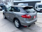 Thumbnail Photo 2 for 2012 Porsche Cayenne Turbo