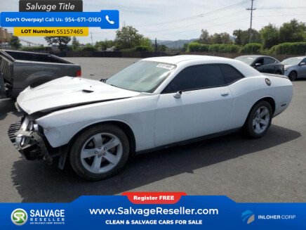 Photo 1 for New 2013 Dodge Challenger SXT