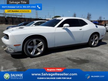 New 2015 Dodge Challenger SXT